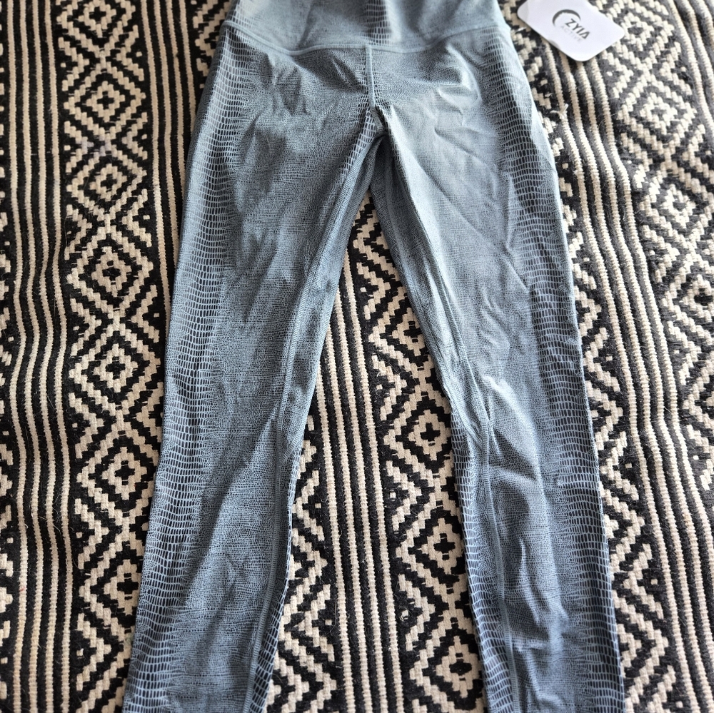 NEW Zyia Active Leggings Blue Python Snake Skin Spandex Workout Athletic Size 2 - Picture 3 of 7